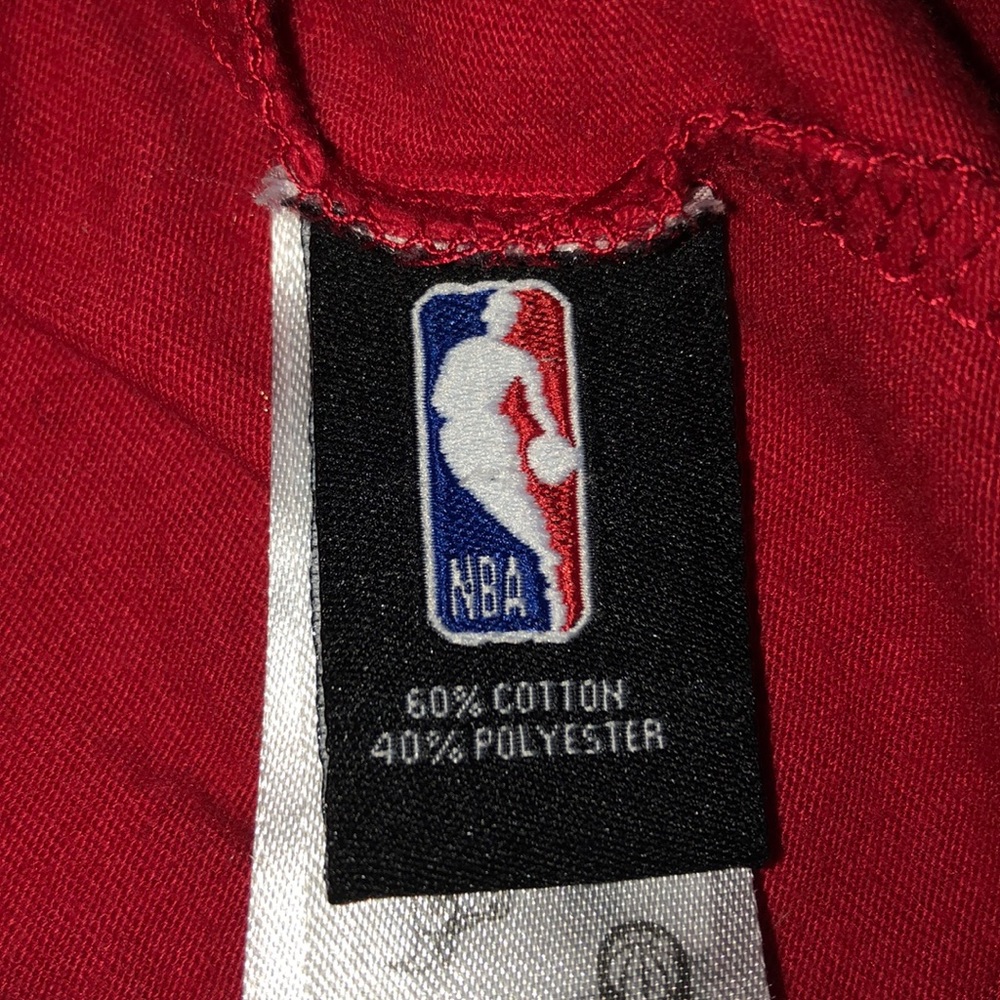 NBA Chicago Bulls Red White Cut Off T Shirt L - Picture 7 of 8